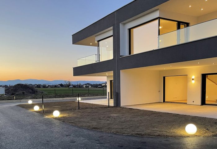 Projekt-Abschluss: Dobl/Muttendorf – Hinterdorfweg 104 – Drohnenvideo zur fertigen Villa Fatestone©