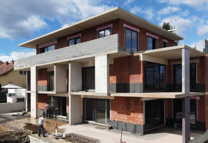 Video-Update: Graz – Mälzerweg 20 – Drohnenvideo vom fertigen Rohbau samt Fenster